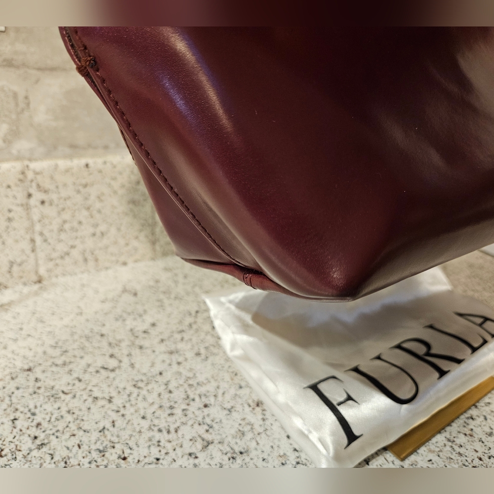 FURLA - NWOT SLEEK Deep Burgundy Leather Handbag With Branded Dust Bag - Picture 11 of 17
